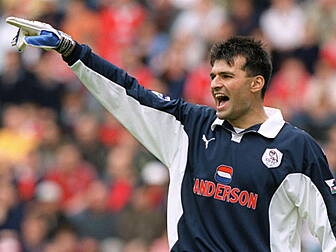 Ex-Newcastle keeper Srnicek &#...